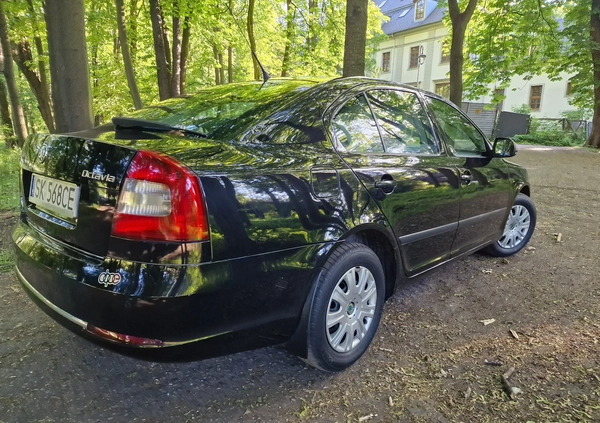 Skoda Octavia cena 12999 przebieg: 385000, rok produkcji 2010 z Sosnowiec małe 277